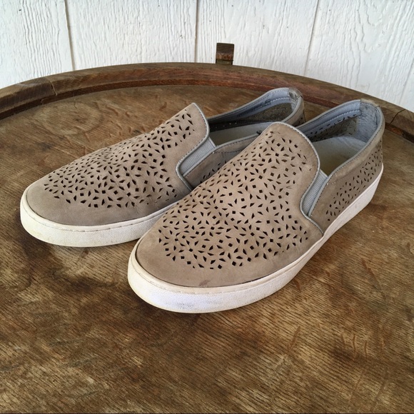 Vionic size 9 laser cut slip ons - Picture 4 of 7